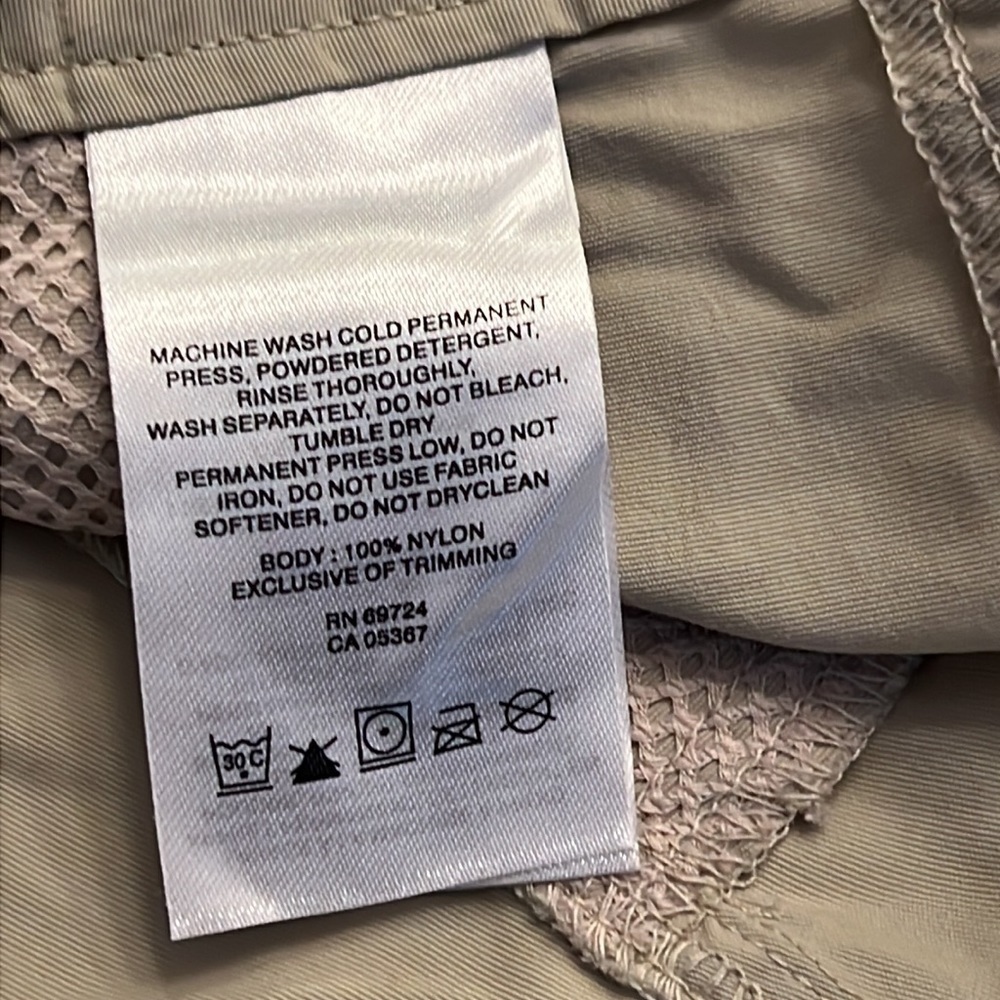 Columbia Ladies Kahki Color PFG Shorts Size L - Picture 7 of 8